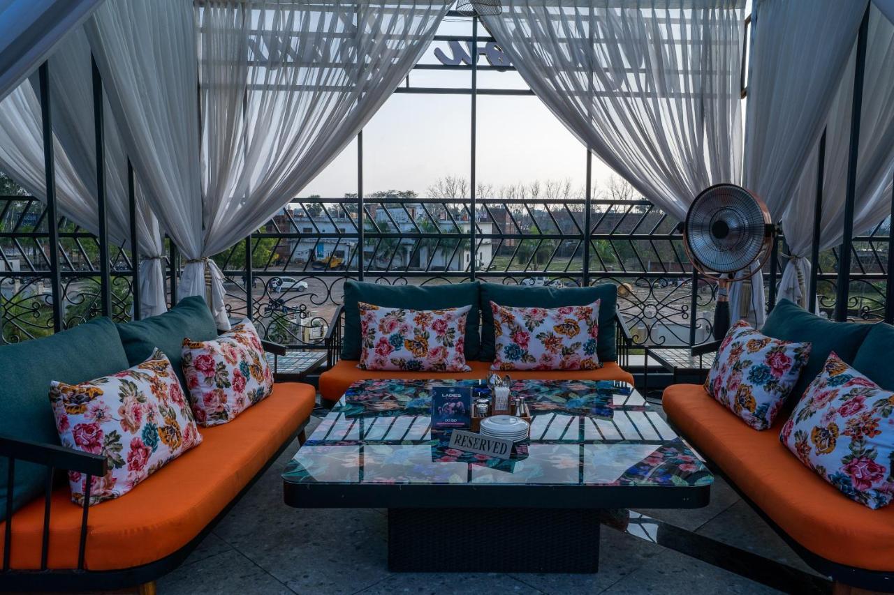 The Radiant Resort Горакпур Екстериор снимка